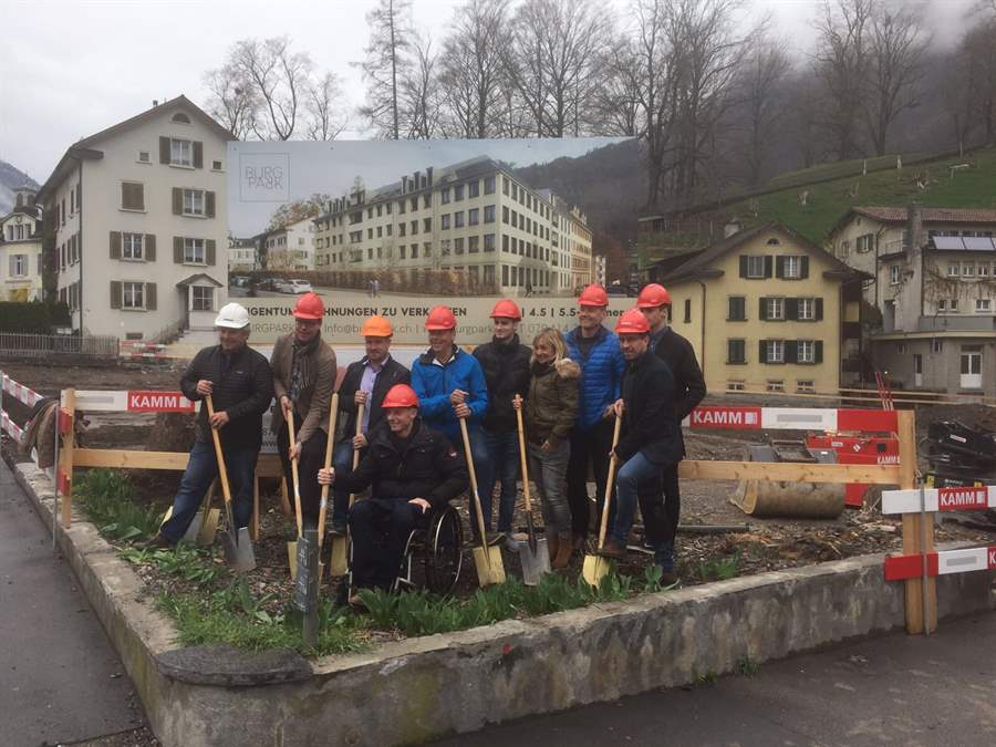 Spatenstich in Glarus